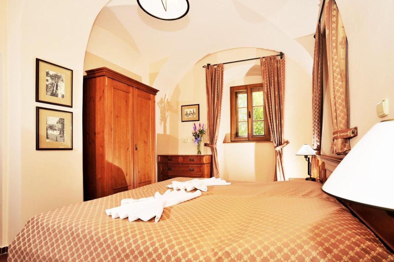 Hotel Kristin Hrádek Decin Esterno foto